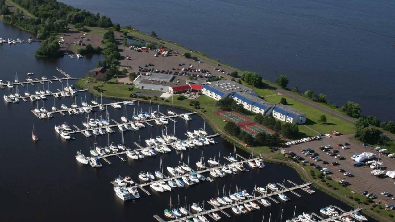 Barkers Island Inn Resort & Conference Center สุพีเรียร์ ภายนอก รูปภาพ